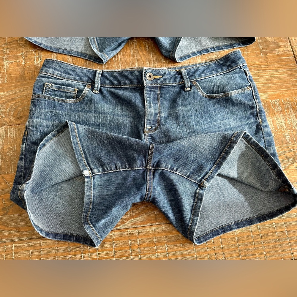 Two Women’s Sonoma Mid-Rise Denim Shorts, Size 12 - Picture 10 of 12